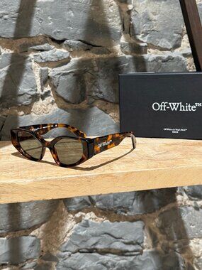 Off-White Havana OERI063 Memphis Logo Sunglasses